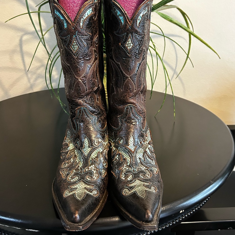 Women cowboy boots